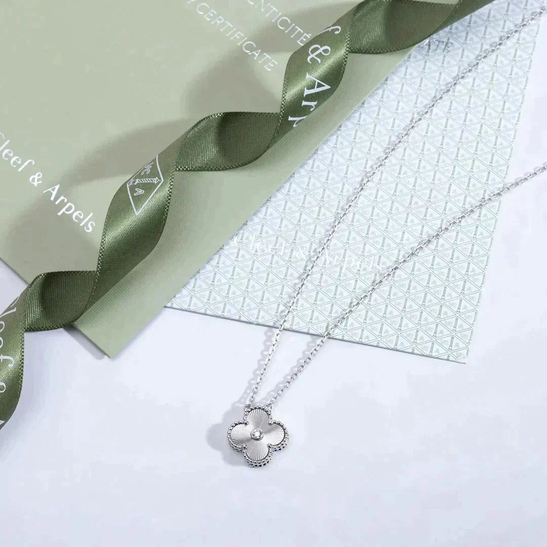 VCA CLOVER 15MM DIAMOND LASER NECKLACE SILVER