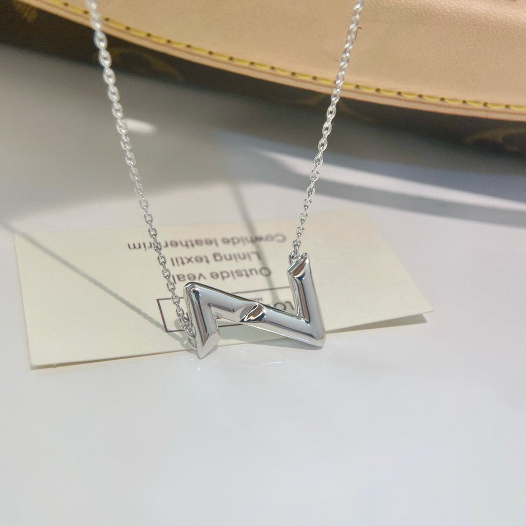 LOUIS VUITTON VOLTE UPSIDE DOWN NECKLACE