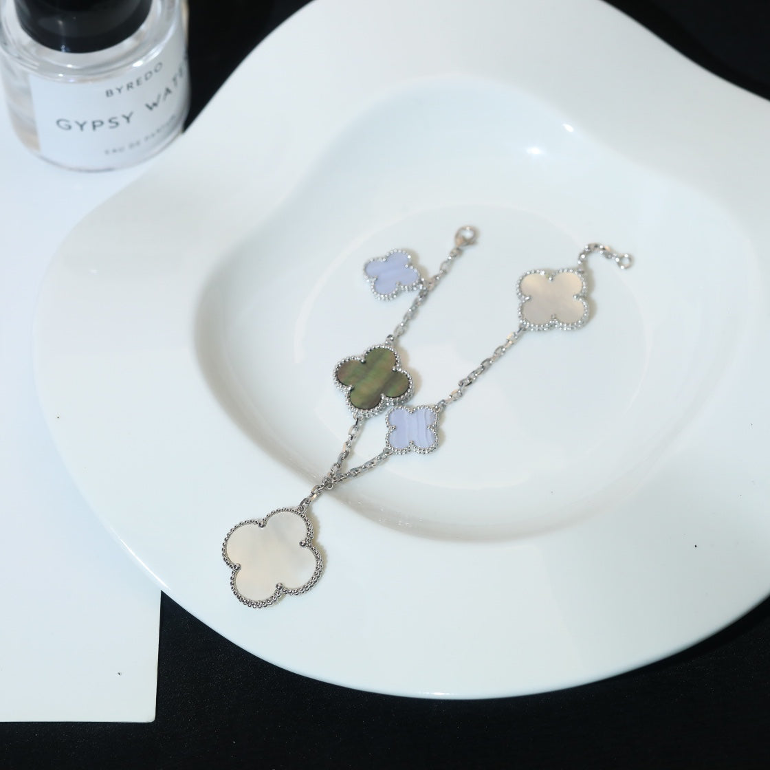 VCA CLOVER BRACELET 5 MOTIFS MOP CHALCEDONY SILVER