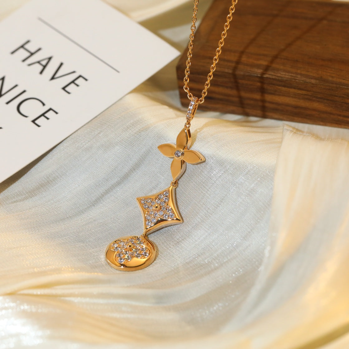 LOUIS VUITTON STAR AND SUN DIAMOND PINK GOLD NECKLACE