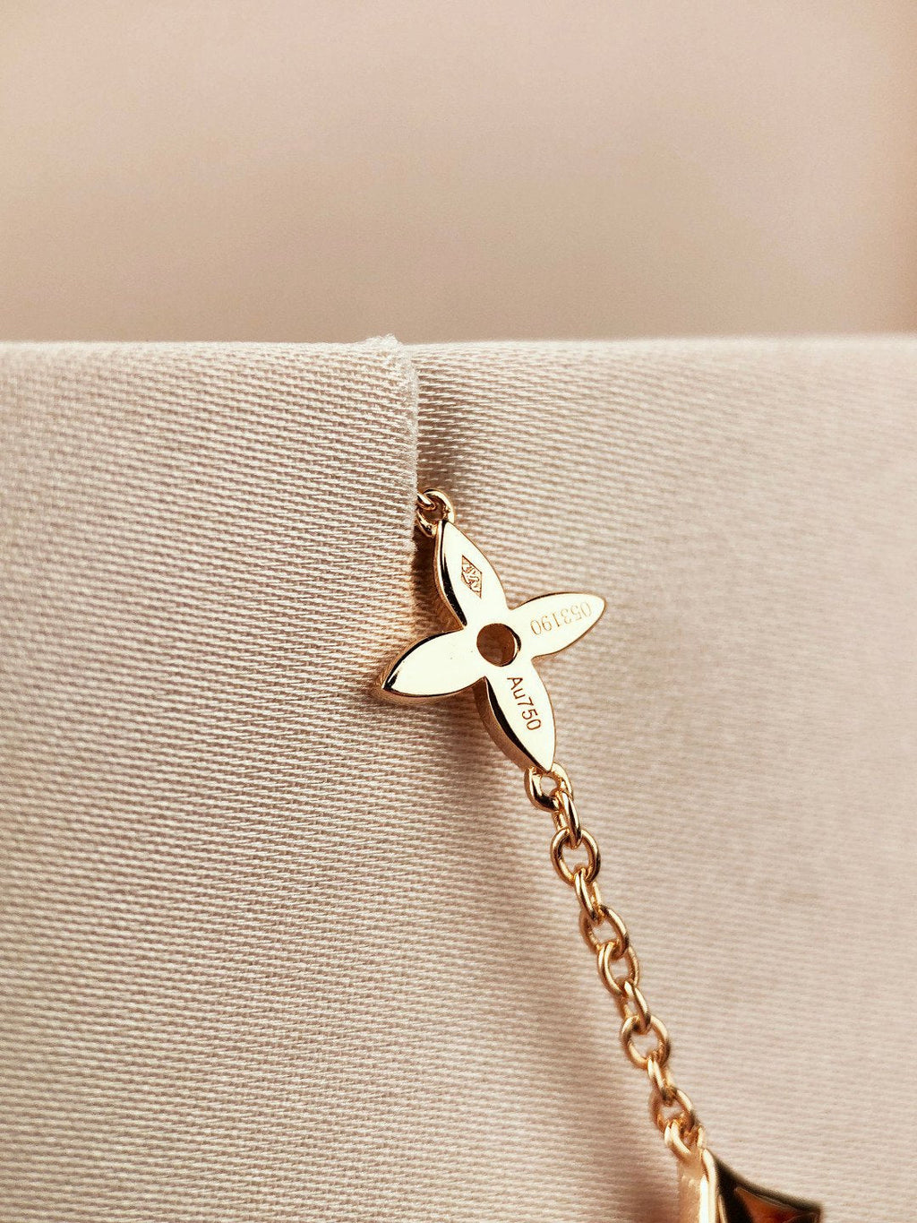 LOUIS VUITTON STAR AND SUN 7 MOTIFS GOLD BRACELET