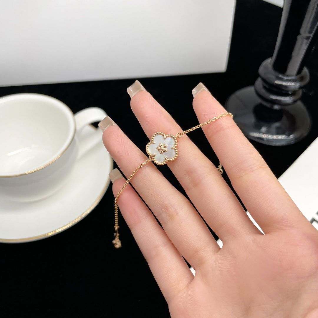 VCA LUCKY SPRING ROSE GOLD MOP BRACELET