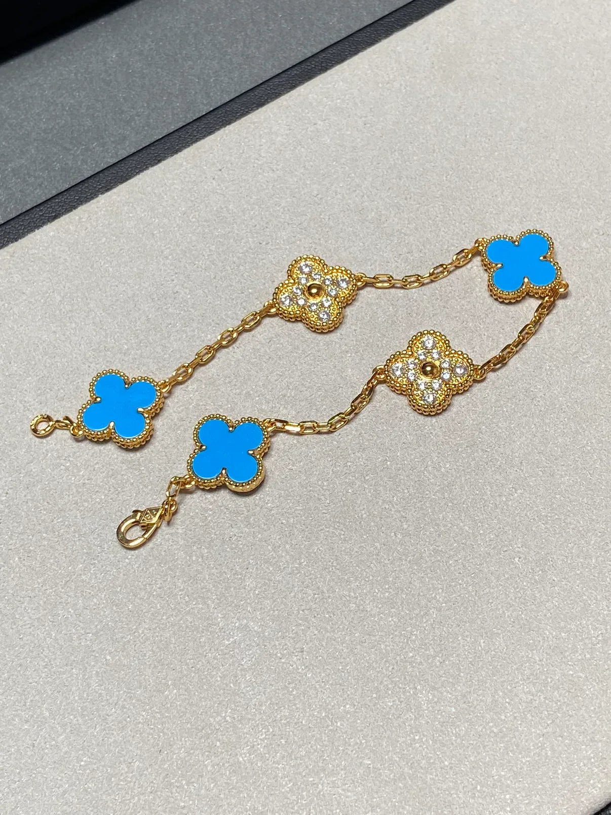 VCA CLOVER 5 MOTIF BLUE AGATE BRACELET COLLECTION