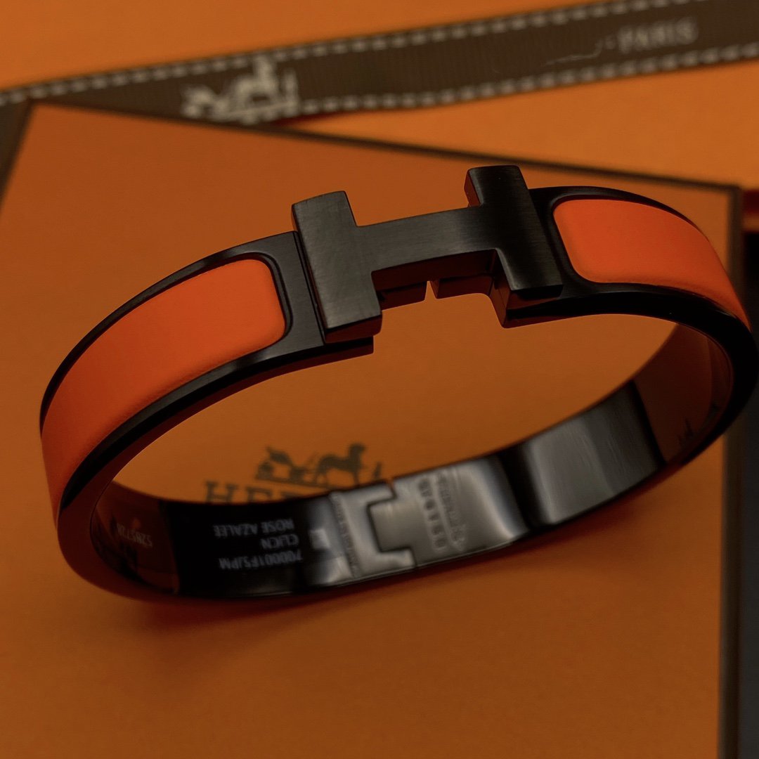 HERMES CLIC HM SO BLACK OREGAN BRACELET